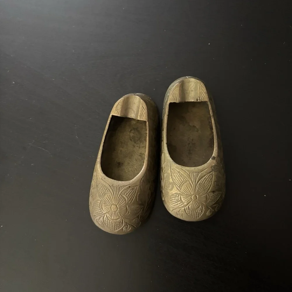 Vintage Brass Ashtray Shoes Etched Floral India Made Set Of 2‎